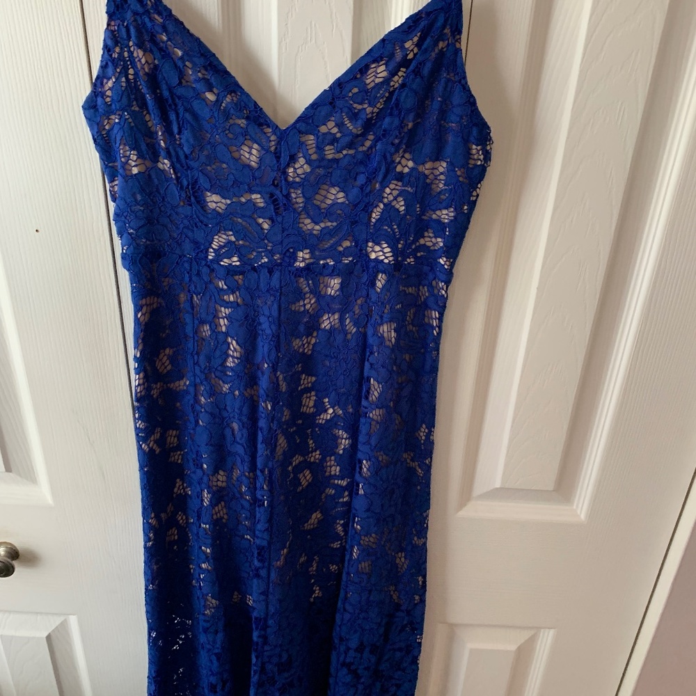 Lulu’s One Wish Lace Midi Dress in Royal Blue